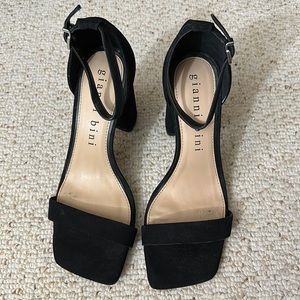 Gianni Bini black heels